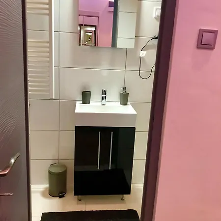 Downtown Minimal Apartman